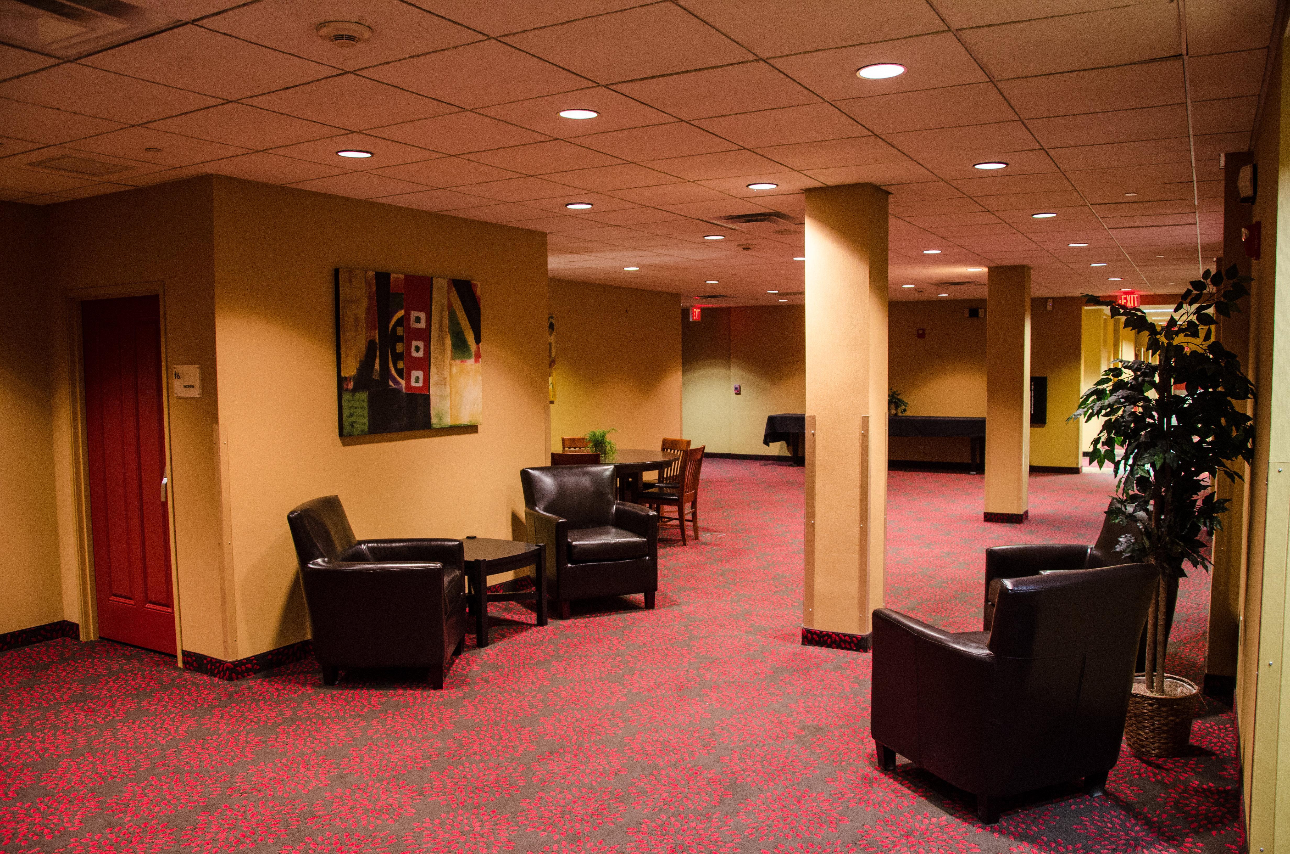 Holiday Inn Hotel Pewaukee-Milwaukee West By Ihg Exterior foto