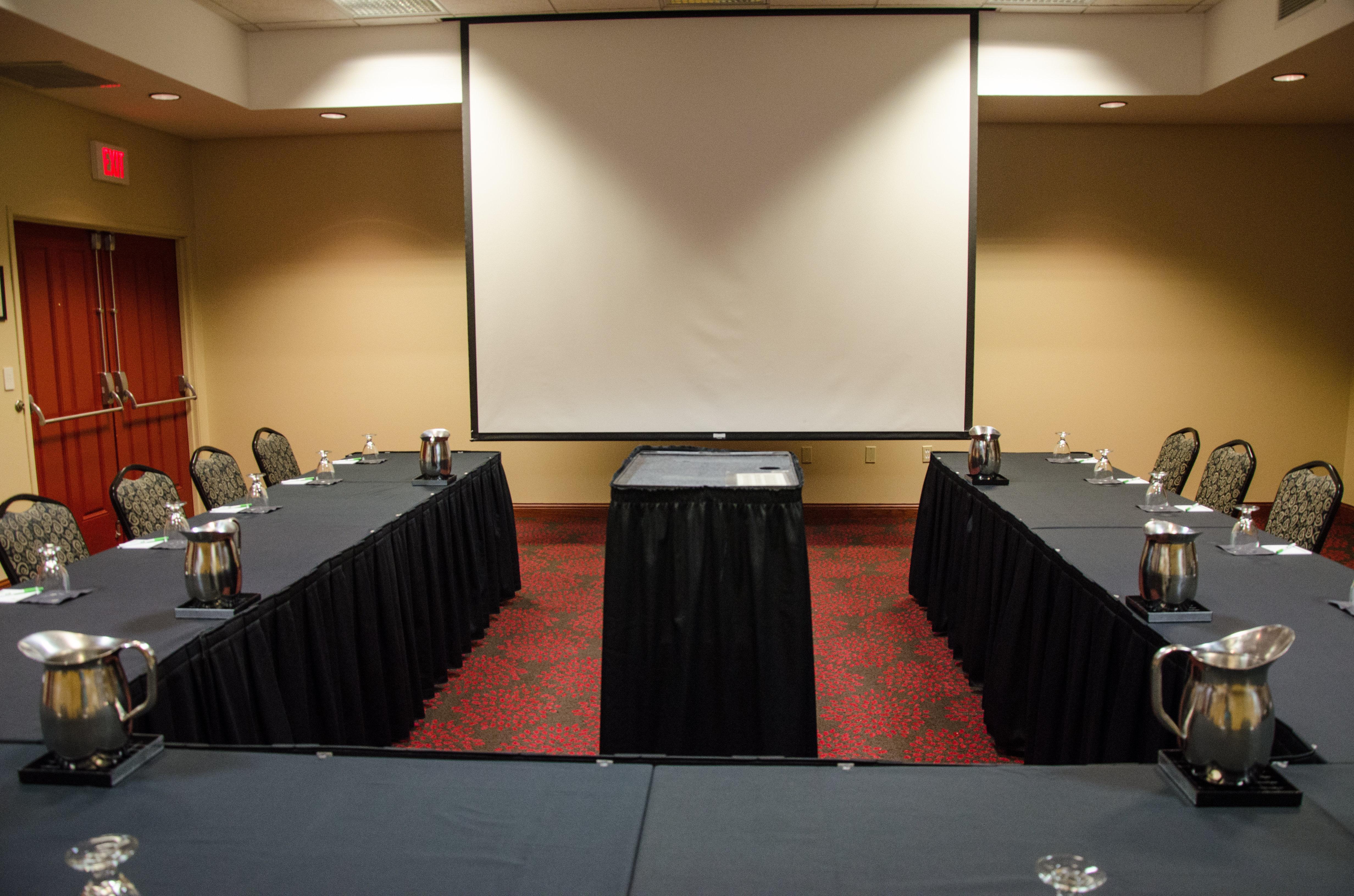 Holiday Inn Hotel Pewaukee-Milwaukee West By Ihg Exterior foto
